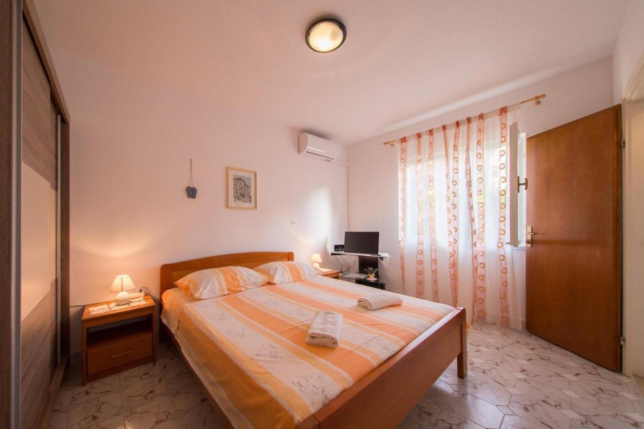 Apartmani Katija Комижа Екстер'єр фото