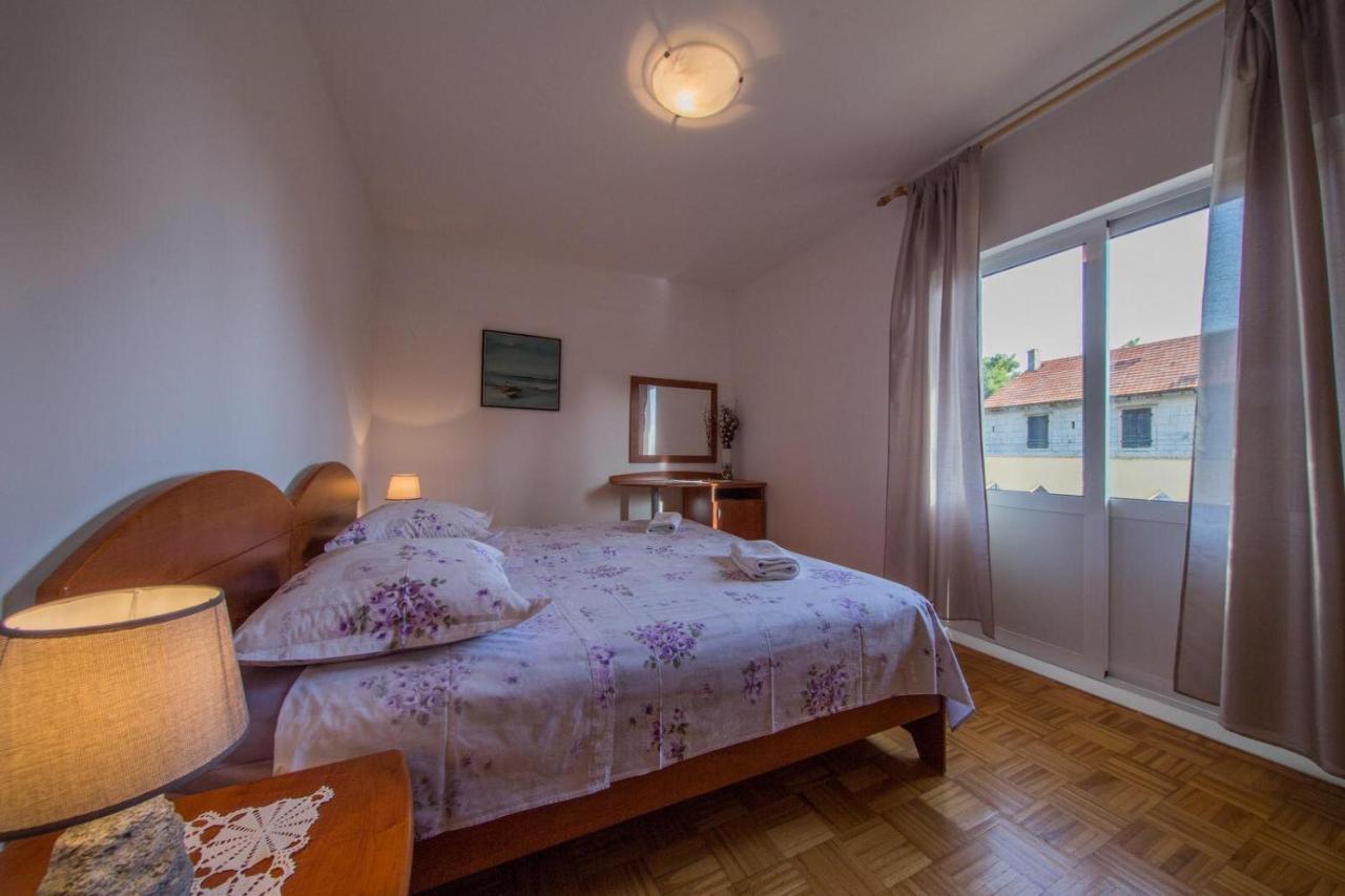 Apartmani Katija Комижа Екстер'єр фото