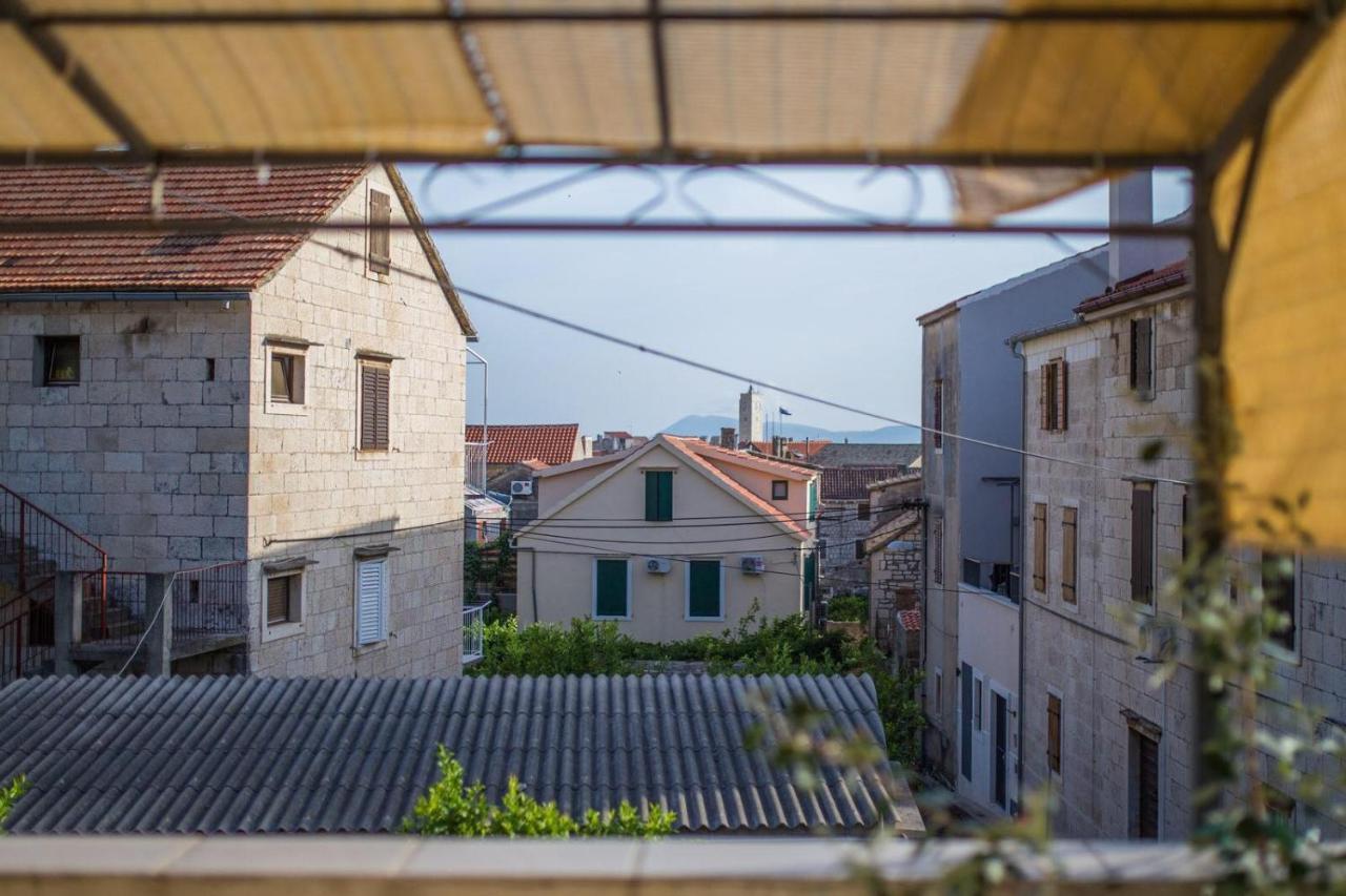 Apartmani Katija Комижа Екстер'єр фото